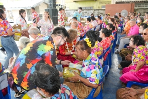 เทศบาลตำบลถนนใหญ่ ร่วมกับ มรภ.เทพสตรี จัดโครงการสานสัมพันธ์ผู้สูงอายุ ถนนใหญ่ถิ่นไทยพวน หอมหวลกลิ่นดินสอพอง