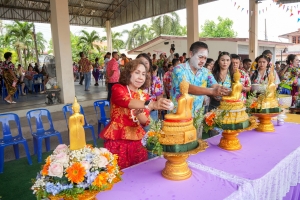 เทศบาลตำบลถนนใหญ่ ร่วมกับ มรภ.เทพสตรี จัดโครงการสานสัมพันธ์ผู้สูงอายุ ถนนใหญ่ถิ่นไทยพวน หอมหวลกลิ่นดินสอพอง