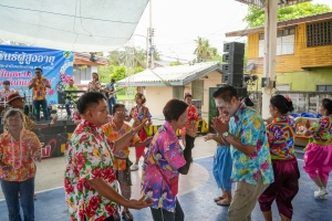 เทศบาลตำบลถนนใหญ่ ร่วมกับ มรภ.เทพสตรี จัดโครงการสานสัมพันธ์ผู้สูงอายุ ถนนใหญ่ถิ่นไทยพวน หอมหวลกลิ่นดินสอพอง