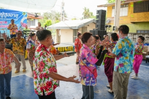 เทศบาลตำบลถนนใหญ่ ร่วมกับ มรภ.เทพสตรี จัดโครงการสานสัมพันธ์ผู้สูงอายุ ถนนใหญ่ถิ่นไทยพวน หอมหวลกลิ่นดินสอพอง