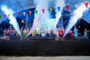 มรภ.เทพสตรี ร่วมงานประเพณีสงกรานต์ ถนนดินสอพอง ภายใต้แนวคิด ยลเสน่ห์สงกรานต์ หมู่บ้านดินสอพอง