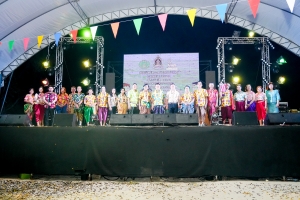 มรภ.เทพสตรี ร่วมงานประเพณีสงกรานต์ ถนนดินสอพอง ภายใต้แนวคิด ยลเสน่ห์สงกรานต์ หมู่บ้านดินสอพอง