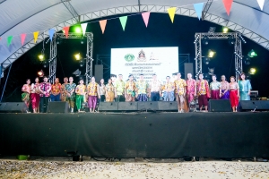 มรภ.เทพสตรี ร่วมงานประเพณีสงกรานต์ ถนนดินสอพอง ภายใต้แนวคิด ยลเสน่ห์สงกรานต์ หมู่บ้านดินสอพอง