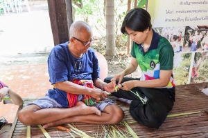 คณะมนุษยศาสตร์ฯ มรภ.เทพสตรี ร่วมกับ บริษัท ไทยเบิ้งโคกสลุง จำกัด (วิสาหกิจเพื่อสังคม) และภาคีเครือข่าย จัดงานพลังศรัทธาสืบสาน ประเพณีแห่ดอกไม้ ต้อนรับสงกรานต์ ไทยเบิ้งบ้านโคกสลุง