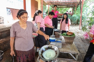 คณะมนุษยศาสตร์ฯ มรภ.เทพสตรี ร่วมกับ บริษัท ไทยเบิ้งโคกสลุง จำกัด (วิสาหกิจเพื่อสังคม) และภาคีเครือข่าย จัดงานพลังศรัทธาสืบสาน ประเพณีแห่ดอกไม้ ต้อนรับสงกรานต์ ไทยเบิ้งบ้านโคกสลุง