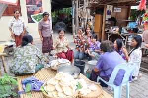 คณะมนุษยศาสตร์ฯ มรภ.เทพสตรี ร่วมกับ บริษัท ไทยเบิ้งโคกสลุง จำกัด (วิสาหกิจเพื่อสังคม) และภาคีเครือข่าย จัดงานพลังศรัทธาสืบสาน ประเพณีแห่ดอกไม้ ต้อนรับสงกรานต์ ไทยเบิ้งบ้านโคกสลุง