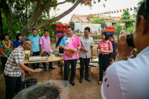 คณะมนุษยศาสตร์ฯ มรภ.เทพสตรี ร่วมกับ บริษัท ไทยเบิ้งโคกสลุง จำกัด (วิสาหกิจเพื่อสังคม) และภาคีเครือข่าย จัดงานพลังศรัทธาสืบสาน ประเพณีแห่ดอกไม้ ต้อนรับสงกรานต์ ไทยเบิ้งบ้านโคกสลุง