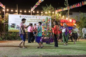 คณะมนุษยศาสตร์ฯ มรภ.เทพสตรี ร่วมกับ บริษัท ไทยเบิ้งโคกสลุง จำกัด (วิสาหกิจเพื่อสังคม) และภาคีเครือข่าย จัดงานพลังศรัทธาสืบสาน ประเพณีแห่ดอกไม้ ต้อนรับสงกรานต์ ไทยเบิ้งบ้านโคกสลุง