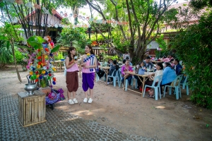 คณะมนุษยศาสตร์ฯ มรภ.เทพสตรี ร่วมกับ บริษัท ไทยเบิ้งโคกสลุง จำกัด (วิสาหกิจเพื่อสังคม) และภาคีเครือข่าย จัดงานพลังศรัทธาสืบสาน ประเพณีแห่ดอกไม้ ต้อนรับสงกรานต์ ไทยเบิ้งบ้านโคกสลุง
