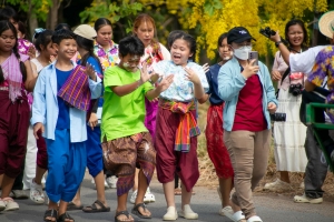 คณะมนุษยศาสตร์ฯ มรภ.เทพสตรี ร่วมกับ บริษัท ไทยเบิ้งโคกสลุง จำกัด (วิสาหกิจเพื่อสังคม) และภาคีเครือข่าย จัดงานพลังศรัทธาสืบสาน ประเพณีแห่ดอกไม้ ต้อนรับสงกรานต์ ไทยเบิ้งบ้านโคกสลุง