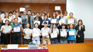 ศูนย์ภาษา จัดอบรมภาษาอังกฤษเพื่อการสื่อสารสำหรับบุคคลทั่วไป