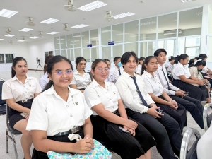 กองพัฒนานักศึกษาจัดประชุมคัดเลือกนักศึกษาเพื่อรับทุนการศึกษา ประเภททุนทำงานเพื่อหารายได้ระหว่างเรียน