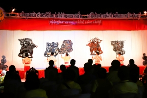 มรภ.เทพสตรี ร่วมกิจกรรมเทิดทูนสถาบัน สร้างสรรค์วิถีไทย ร่วมใจเข้าวังฟังธรรม ครั้งที่ 2 เนื่องในโอกาสวันฉัตรมงคล