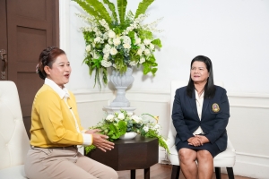 อธิการบดี มรภ.เทพสตรี ให้สัมภาษณ์กับสถานีวิทยุโทรทัศน์แห่งประเทศไทย จ.กาญจนบุรี ในรายการ NBT Central รวมใจคนไทยไม่ทิ้งกัน ตอน มหาวิทยาลัยราชภัฏเทพสตรีก้าวสู่อาเซียน