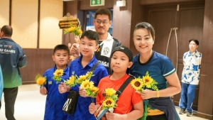 สโมสรเจ้าหน้าที่ - สโมสรข้าราชการและพนักงาน มรภ.เทพสตรี ร่วมการแข่งขันกีฬาบุคลากร มรภ.เขตภูมิศาสตร์ภาคกลาง ครั้งที่ 32 