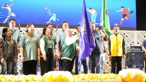 สโมสรเจ้าหน้าที่ - สโมสรข้าราชการและพนักงาน มรภ.เทพสตรี ร่วมการแข่งขันกีฬาบุคลากร มรภ.เขตภูมิศาสตร์ภาคกลาง ครั้งที่ 32 