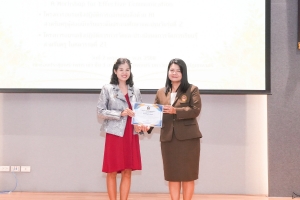 มรภ.เทพสตรี จัดพิธีมอบเกียรติบัตรโครงการอบรม  AI & English for Educational Leader: A Workshop for Effective Communication, โครงการออกแบบสื่อด้วย AI สำหรับครูผู้สอนนักเรียนระดับประถมศึกษาและปฐมวัย รุ่นที่ 2 และโครงการอบรมการวัดและประเมินผลการจัดการเรียนรู้สำหรับครูในศตวรรษที่ 21
