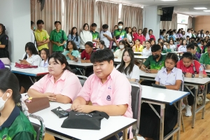 กองพัฒนานักศึกษาจัดประชุมชี้แจงการกู้ยืมฯ ประจำปีการศึกษา 2568 สำหรับนักศึกษากลุ่มผู้กู้รายใหม่และกลุ่มผู้กู้ยืมต่อเนื่อง (กรณีไม่เคยทำสัญญากับมหาวิทยาลัย)