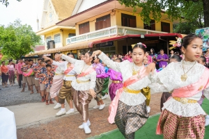 อธิการบดี มรภ.เทพสตรี นำ คกก.อำนวยการ และบุคลากร ร่วมพิธีเปิดโครงการ 1 อำเภอ 1 ลานสร้างสรรค์ จ.ลพบุรี ประจำปีงบประมาณ พ.ศ. 2568 
