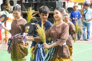 อธิการบดี มรภ.เทพสตรี นำ คกก.อำนวยการ และบุคลากร ร่วมพิธีเปิดโครงการ 1 อำเภอ 1 ลานสร้างสรรค์ จ.ลพบุรี ประจำปีงบประมาณ พ.ศ. 2568 
