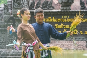 อธิการบดี มรภ.เทพสตรี นำ คกก.อำนวยการ และบุคลากร ร่วมพิธีเปิดโครงการ 1 อำเภอ 1 ลานสร้างสรรค์ จ.ลพบุรี ประจำปีงบประมาณ พ.ศ. 2568 