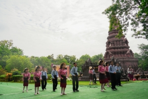 อธิการบดี มรภ.เทพสตรี นำ คกก.อำนวยการ และบุคลากร ร่วมพิธีเปิดโครงการ 1 อำเภอ 1 ลานสร้างสรรค์ จ.ลพบุรี ประจำปีงบประมาณ พ.ศ. 2568 