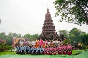 อธิการบดี มรภ.เทพสตรี นำ คกก.อำนวยการ และบุคลากร ร่วมพิธีเปิดโครงการ 1 อำเภอ 1 ลานสร้างสรรค์ จ.ลพบุรี ประจำปีงบประมาณ พ.ศ. 2568 