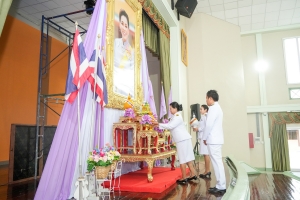 อธิการบดี มรภ.เทพสตรี นำคณะผู้บริหาร คณาจารย์ บุคลากร และนักศึกษา ร่วมพิธีถวายพระพรชัยมงคล เนื่องในโอกาสวันเฉลิมพระชนมพรรษา สมเด็จพระนางเจ้าฯ พระบรมราชินี