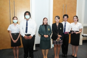 อธิการบดี มรภ.เทพสตรี นำทีมผู้บริหาร คณาจารย์ บุคลากร และนักศึกษา ร่วมต้อนรับนักศึกษาใหม่ในพิธีปฐมนิเทศนักศึกษาภาคปกติ ประจำปีการศึกษา 2568