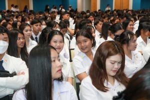 อธิการบดี มรภ.เทพสตรี นำทีมผู้บริหาร คณาจารย์ บุคลากร และนักศึกษา ร่วมต้อนรับนักศึกษาใหม่ในพิธีปฐมนิเทศนักศึกษาภาคปกติ ประจำปีการศึกษา 2568