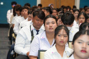 อธิการบดี มรภ.เทพสตรี นำทีมผู้บริหาร คณาจารย์ บุคลากร และนักศึกษา ร่วมต้อนรับนักศึกษาใหม่ในพิธีปฐมนิเทศนักศึกษาภาคปกติ ประจำปีการศึกษา 2568