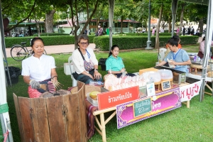 มรภ.เทพสตรี ร่วมกิจกรรมเทิดทูนสถาบัน สร้างสรรค์วิถีไทย ร่วมใจเข้าวังฟังธรรม ครั้งที่ 3 เนื่องในโอกาสวันเฉลิมพระชนมพรรษา สมเด็จพระนางเจ้าฯ พระบรมราชินี