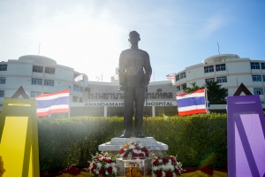 มรภ.เทพสตรี ร่วมพิธีวางพวงมาลาถวายราชสักการะวันคล้ายวันสวรรคต พระบาทสมเด็จพระปรเมนทรมหาอานันทมหิดล พระอัฐมรามาธิบดินทร
