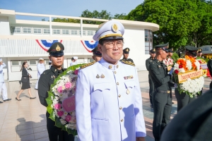 มรภ.เทพสตรี ร่วมพิธีวางพวงมาลาถวายราชสักการะวันคล้ายวันสวรรคต พระบาทสมเด็จพระปรเมนทรมหาอานันทมหิดล พระอัฐมรามาธิบดินทร