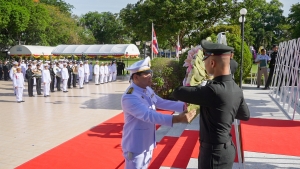 มรภ.เทพสตรี ร่วมพิธีวางพวงมาลาถวายราชสักการะวันคล้ายวันสวรรคต พระบาทสมเด็จพระปรเมนทรมหาอานันทมหิดล พระอัฐมรามาธิบดินทร