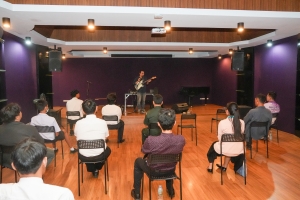 สาขาวิชาดนตรีศึกษาจัดอบรมการบรรเลงกีตาร์ในรูปแบบ One Man Band