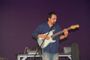 สาขาวิชาดนตรีศึกษาจัดอบรมการบรรเลงกีตาร์ในรูปแบบ One Man Band