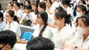 กองพัฒนานักศึกษาจัดประชุมชี้แจงขั้นตอนการลงนามในแบบยืนยันการกู้ยืมฯ ภาคการศึกษาที่ 1 ประจำปีการศึกษา 2568 สำหรับนักศึกษาชั้นปีที่ 2 - 4 กลุ่มผู้กู้ต่อเนื่อง