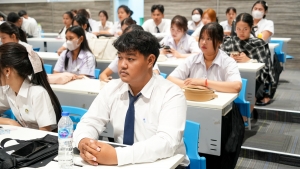 กองพัฒนานักศึกษาจัดประชุมชี้แจงขั้นตอนการลงนามในแบบยืนยันการกู้ยืมฯ ภาคการศึกษาที่ 1 ประจำปีการศึกษา 2568 สำหรับนักศึกษาชั้นปีที่ 2 - 4 กลุ่มผู้กู้ต่อเนื่อง