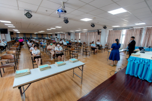 มรภ.เทพสตรี ในฐานะศูนย์ทดสอบประเมินสมรรถนะทางวิชาชีพครูฯ จัดทดสอบเพื่อขอรับใบอนุญาตประกอบวิชาชีพครู พร้อมกันกับสนามสอบทั่วประเทศ