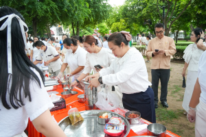 มรภ.เทพสตรี ร่วมพิธีทำบุญตักบาตรและฟังบรรยายธรรม โครงการร้อยใจไทย สืบสานราชธรรม ทั้งแผ่นดิน