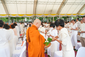 มรภ.เทพสตรี ร่วมพิธีทำบุญตักบาตรและฟังบรรยายธรรม โครงการร้อยใจไทย สืบสานราชธรรม ทั้งแผ่นดิน