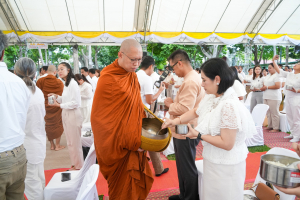 มรภ.เทพสตรี ร่วมพิธีทำบุญตักบาตรและฟังบรรยายธรรม โครงการร้อยใจไทย สืบสานราชธรรม ทั้งแผ่นดิน
