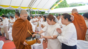 มรภ.เทพสตรี ร่วมพิธีทำบุญตักบาตรและฟังบรรยายธรรม โครงการร้อยใจไทย สืบสานราชธรรม ทั้งแผ่นดิน