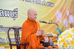 มรภ.เทพสตรี ร่วมพิธีทำบุญตักบาตรและฟังบรรยายธรรม โครงการร้อยใจไทย สืบสานราชธรรม ทั้งแผ่นดิน