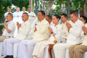 มรภ.เทพสตรี ร่วมพิธีทำบุญตักบาตรและฟังบรรยายธรรม โครงการร้อยใจไทย สืบสานราชธรรม ทั้งแผ่นดิน