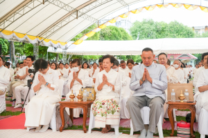 มรภ.เทพสตรี ร่วมพิธีทำบุญตักบาตรและฟังบรรยายธรรม โครงการร้อยใจไทย สืบสานราชธรรม ทั้งแผ่นดิน