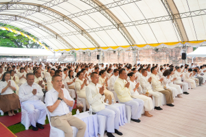 มรภ.เทพสตรี ร่วมพิธีทำบุญตักบาตรและฟังบรรยายธรรม โครงการร้อยใจไทย สืบสานราชธรรม ทั้งแผ่นดิน