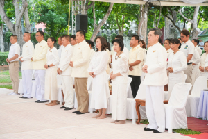 มรภ.เทพสตรี ร่วมพิธีทำบุญตักบาตรและฟังบรรยายธรรม โครงการร้อยใจไทย สืบสานราชธรรม ทั้งแผ่นดิน