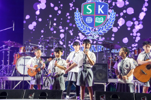 มรภ.เทพสตรี ร่วมกับ คกก.ส่งเสริมกิจการมหาวิทยาลัย จัดคอนเสิร์ต TRU Love Live Light Concert เพื่อระดมทุนการศึกษาช่วยเหลือนักเรียน นักศึกษา มรภ.เทพสตรี